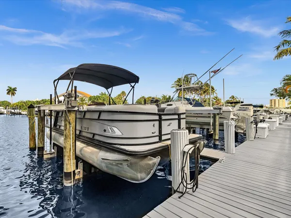 $2,600 | 1421 South Ocean Boulevard, Unit 219, Pompano Beach, FL 33062