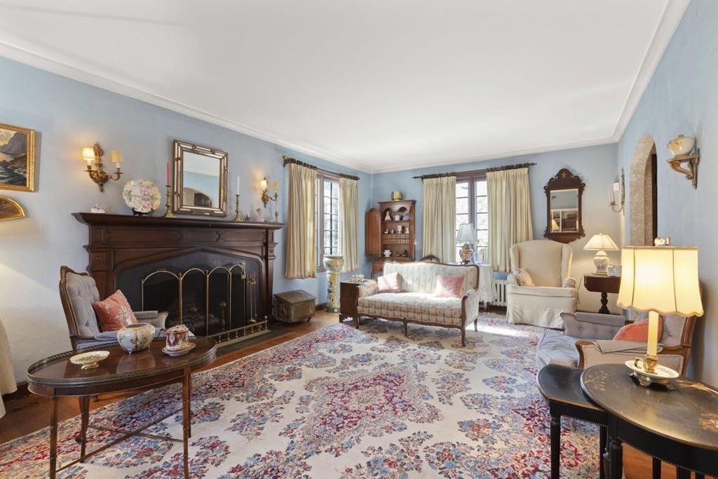31 Edmunds Road Wellesley, MA 02481 - Photo 9 of 10