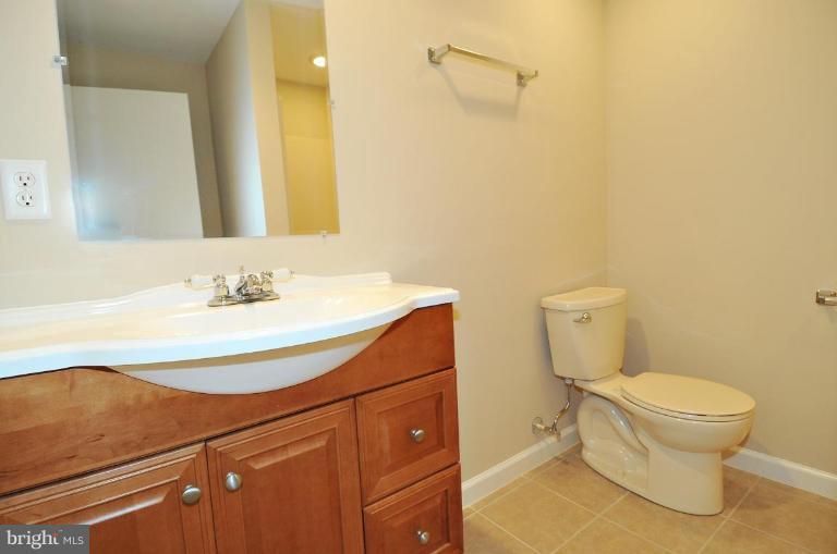 547 Maple Ridge Lane Odenton, MD 21113 - Photo 14 of 16 Bath #3