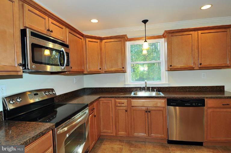 547 Maple Ridge Lane Odenton, MD 21113 - Photo 5 of 16 Kitchen #2