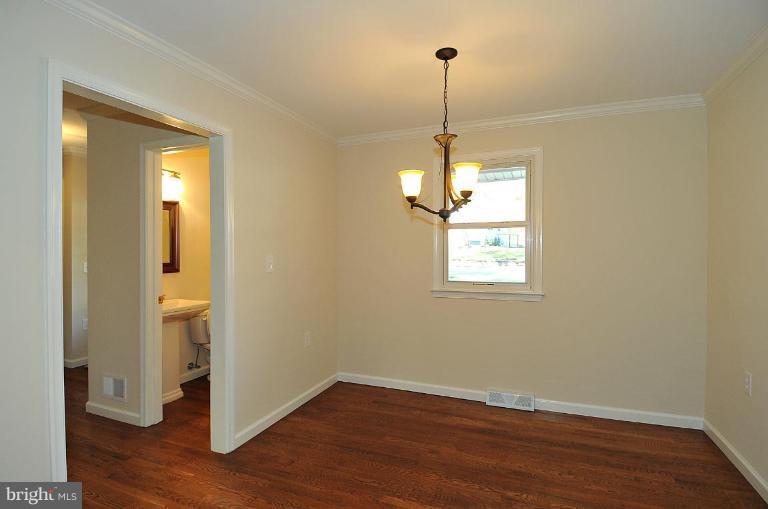 547 Maple Ridge Lane Odenton, MD 21113 - Photo 6 of 16 Breakfast Area
