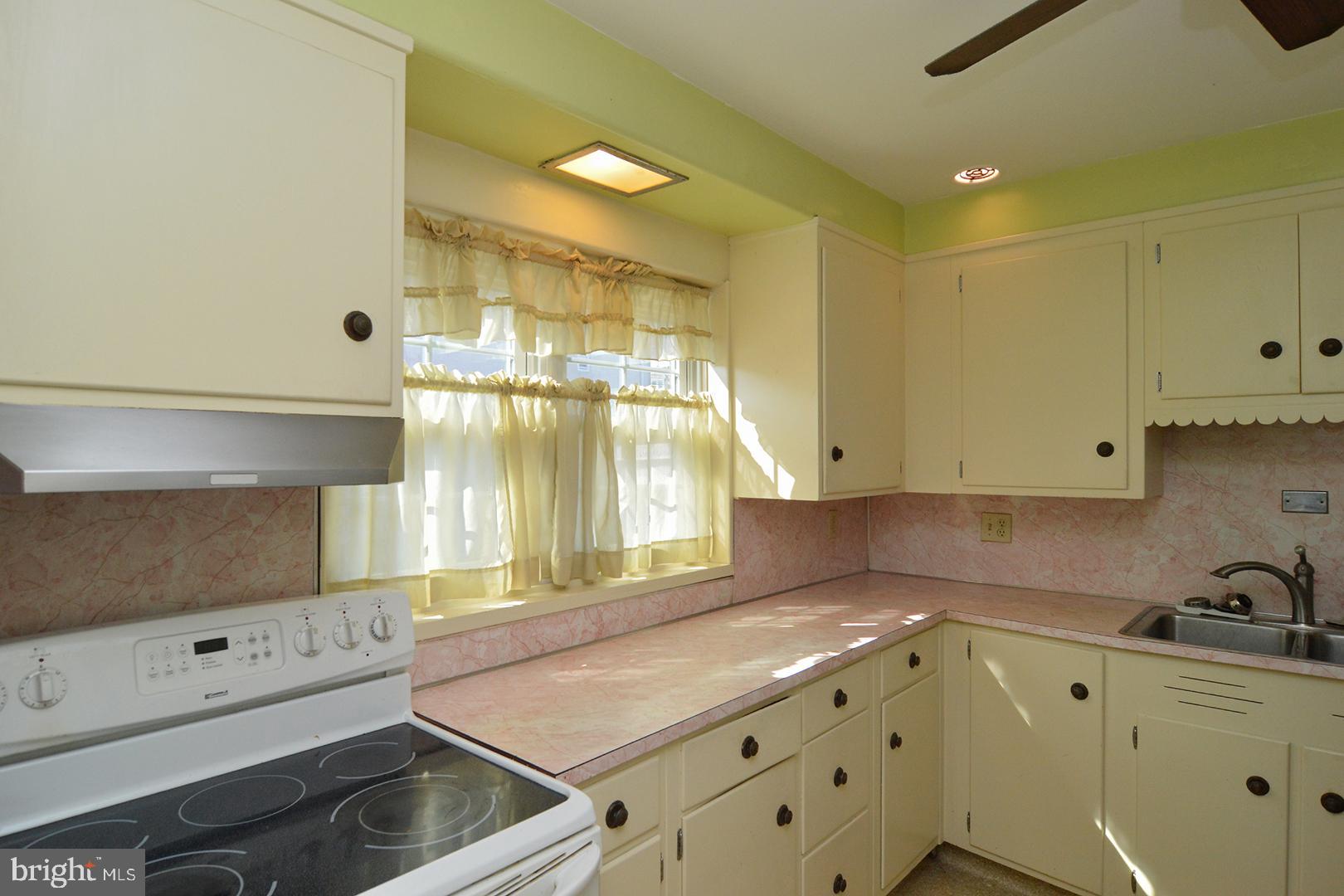 31 Liberty Street Reading, PA 19607 - Photo 12 of 38 Gallery Image 12
