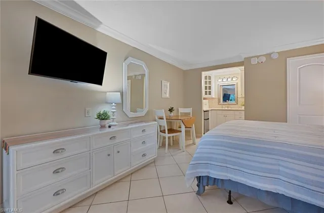 $152,000 | 2555 Tamiami Trail North, Unit 156, Naples, FL 34103