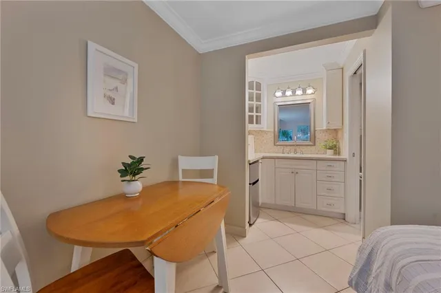 $152,000 | 2555 Tamiami Trail North, Unit 156, Naples, FL 34103