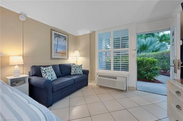 $152,000 | 2555 Tamiami Trail North, Unit 156, Naples, FL 34103