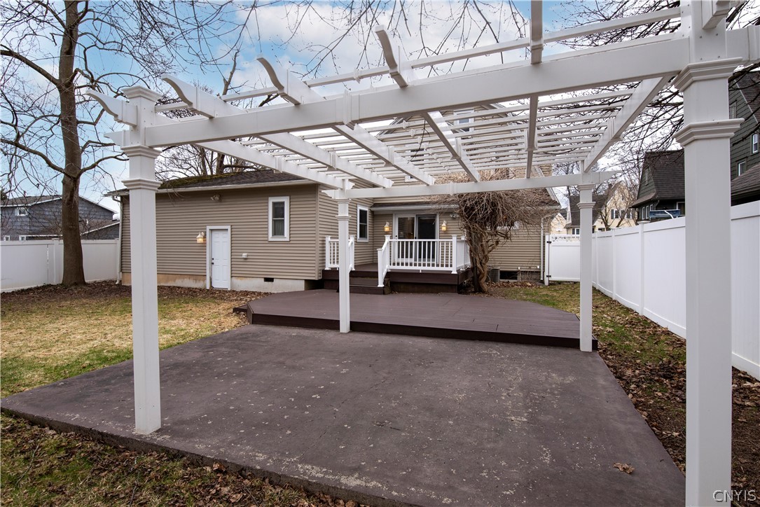 111 Charing Road DeWitt, NY 13214 - Photo 9 of 50