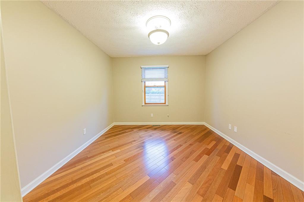 8802 Cheltenham Road Indianapolis, IN 46256 - Photo 16 of 30 Gallery Image 16