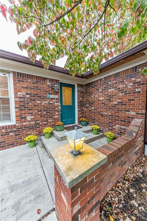 8802 Cheltenham Road Indianapolis, IN 46256 - Photo 5 of 30 Gallery Image 5