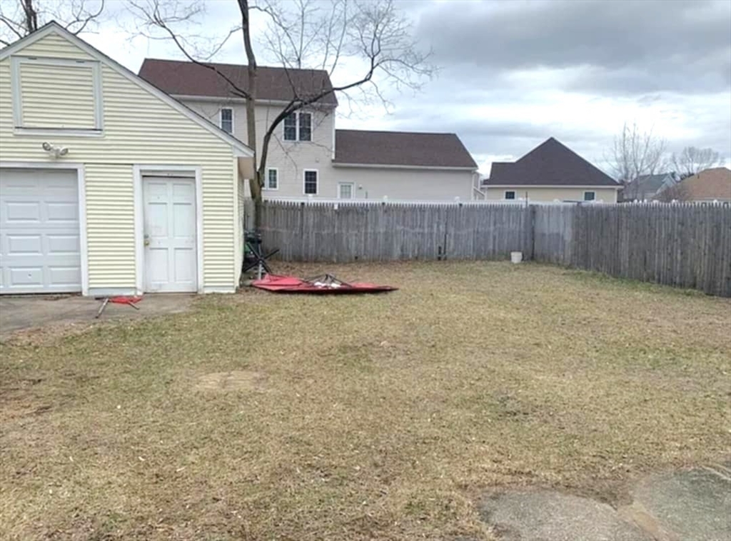 56 Montclair Street Springfield, MA 01104 - Photo 8 of 8 a view of small yard