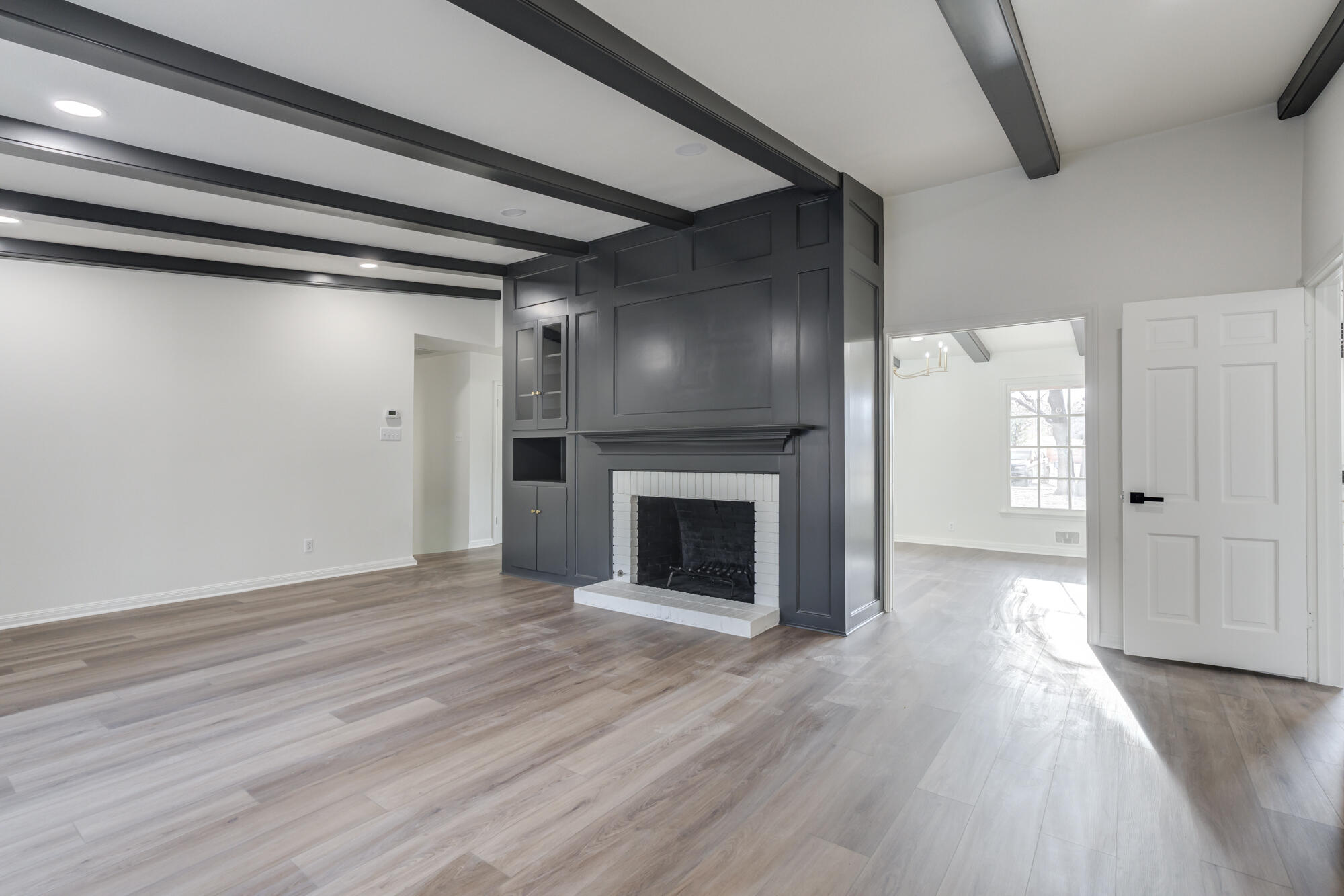 4702 22nd Street Lubbock, TX 79407 - Photo 12 of 40 4702-22nd-St_Lubbock-TX_16_Living-Room