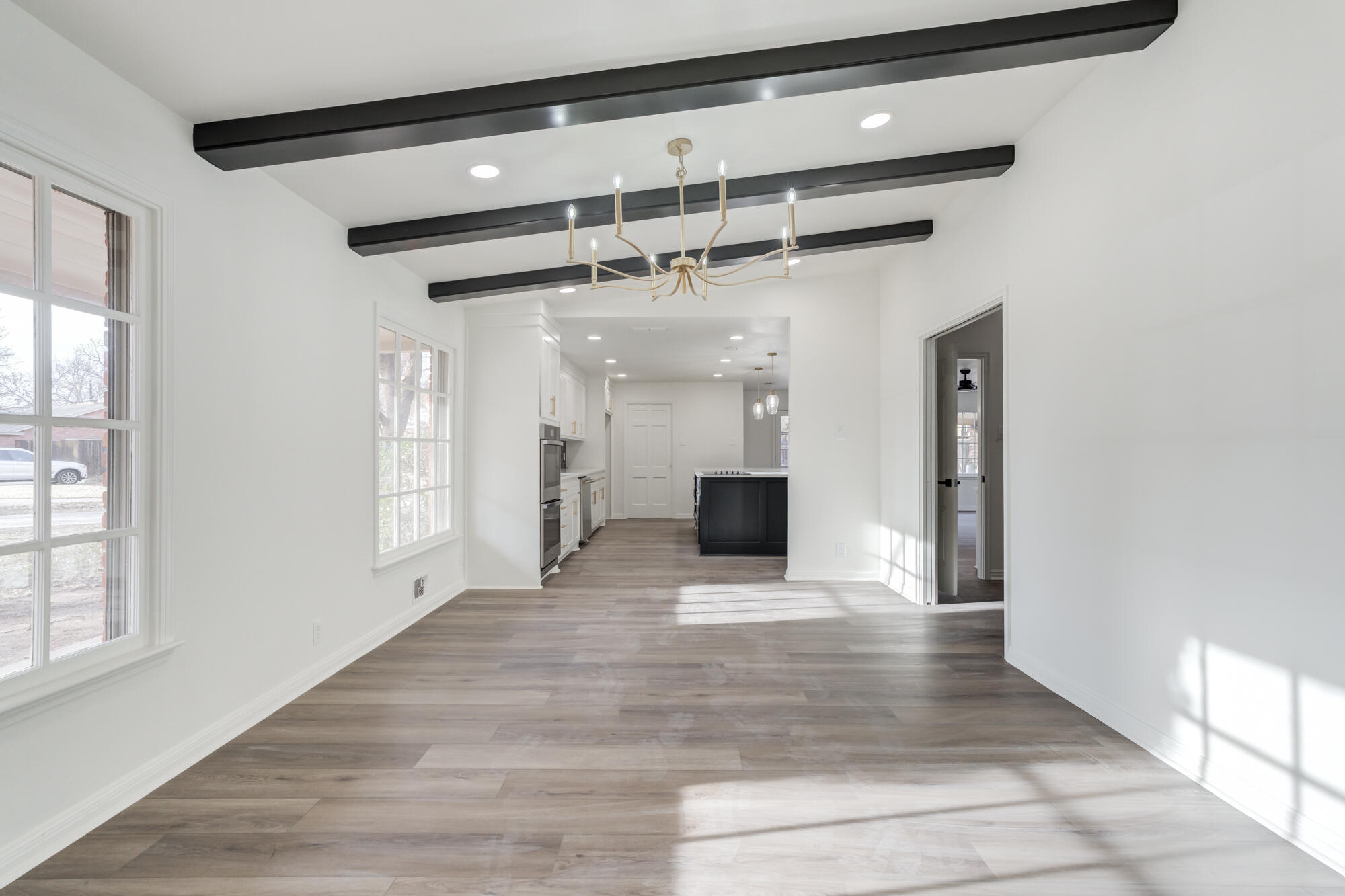 4702 22nd Street Lubbock, TX 79407 - Photo 15 of 40 4702-22nd-St_Lubbock-TX_19_Living-Room