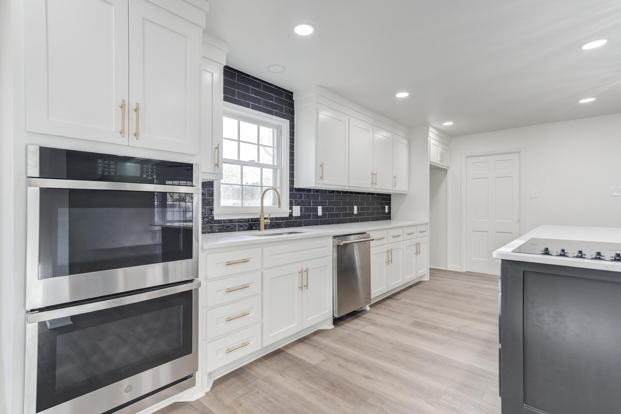4702 22nd Street Lubbock, TX 79407 - Photo 18 of 40 4702-22nd-St_Lubbock-TX_22_Kitchen