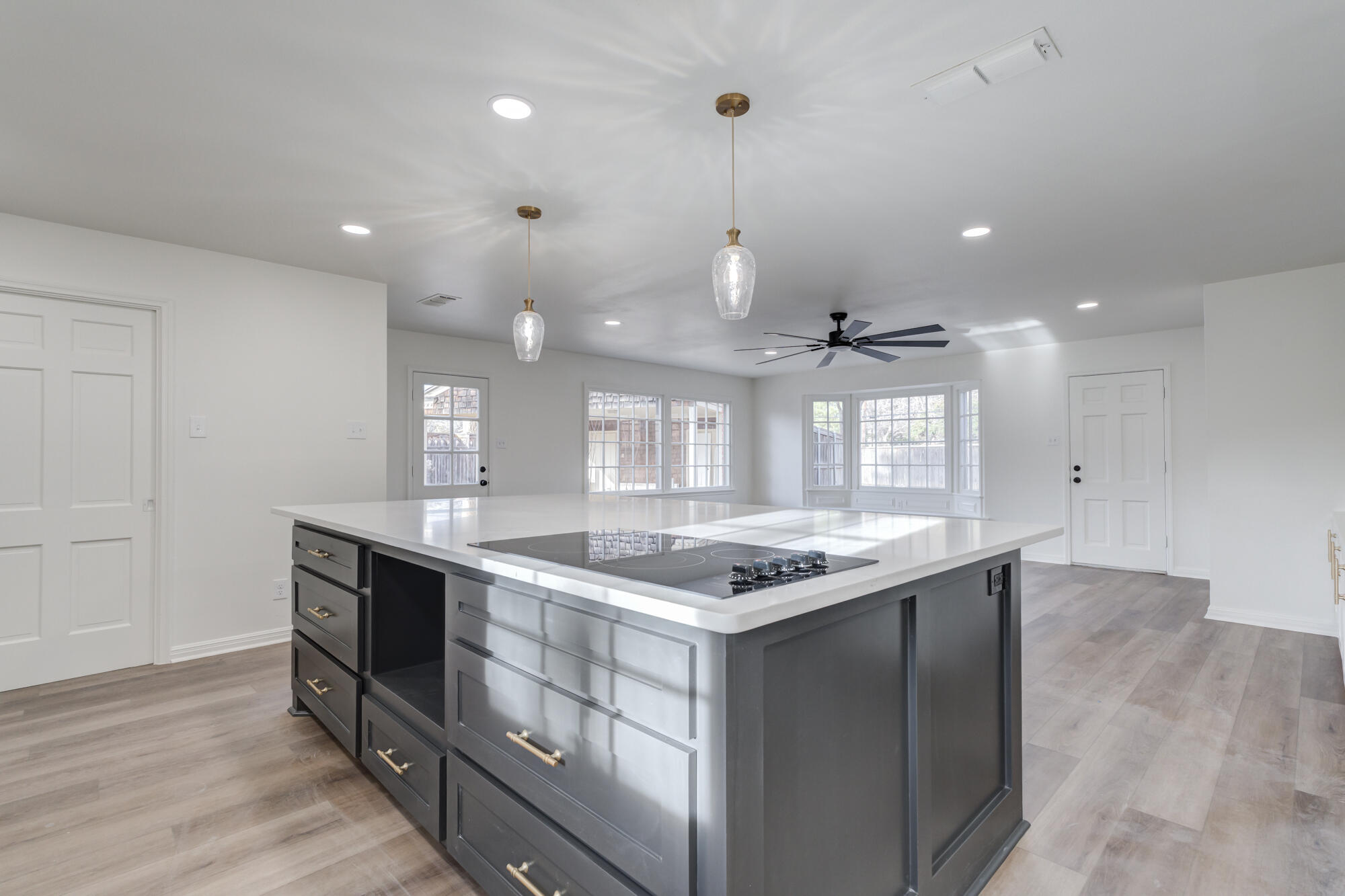4702 22nd Street Lubbock, TX 79407 - Photo 20 of 40 4702-22nd-St_Lubbock-TX_24_Kitchen