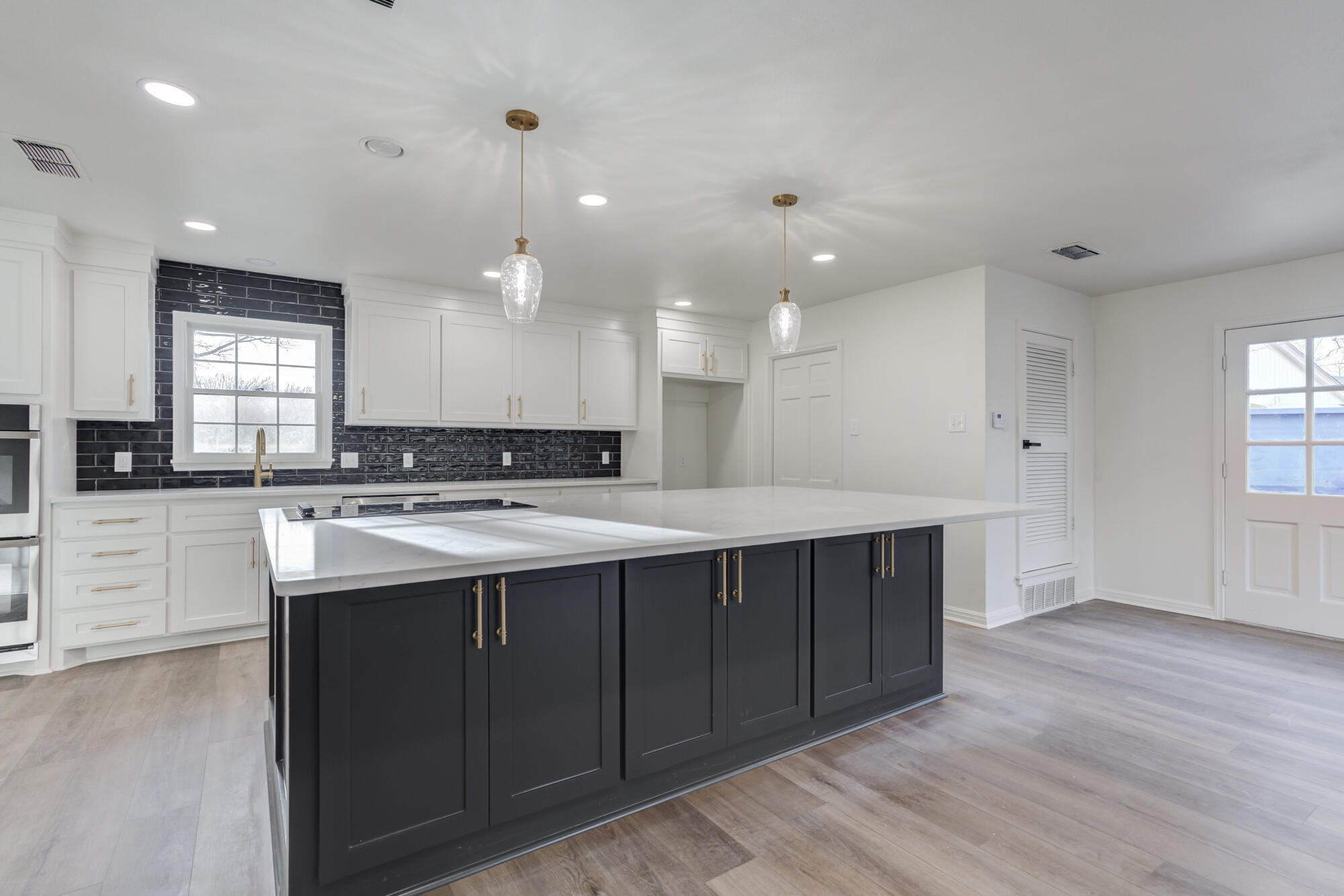 4702 22nd Street Lubbock, TX 79407 - Photo 21 of 40 4702-22nd-St_Lubbock-TX_25_Kitchen