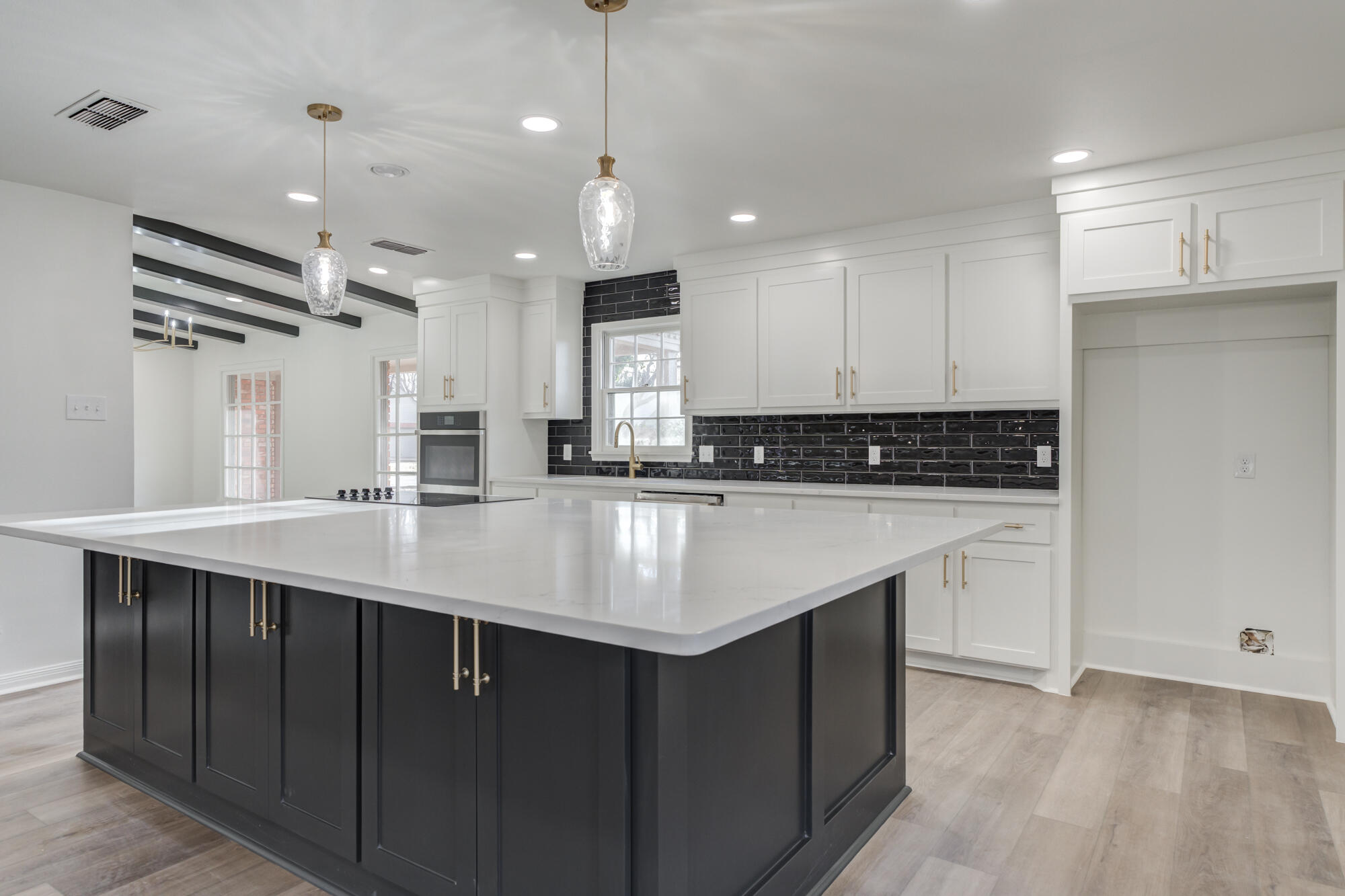 4702 22nd Street Lubbock, TX 79407 - Photo 3 of 40 4702-22nd-St_Lubbock-TX_27_Kitchen