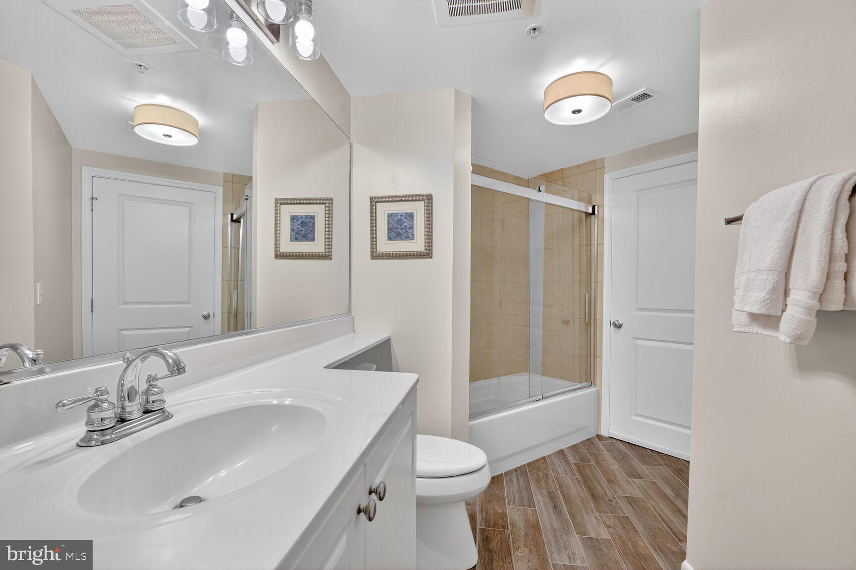 851 North Glebe Road, Unit 411 Arlington, VA 22203 - Photo 12 of 34 Gallery Image 12