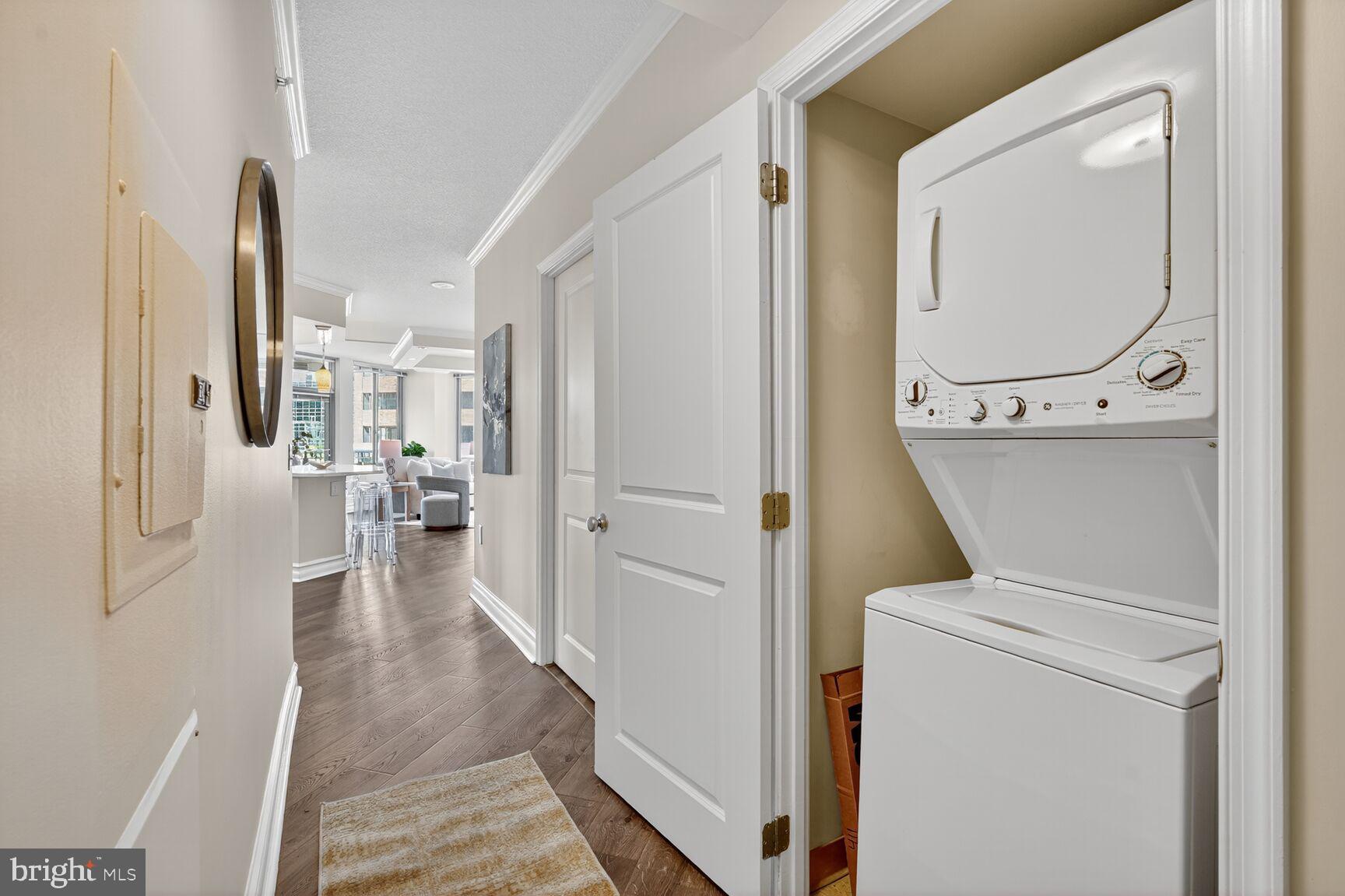 851 North Glebe Road, Unit 411 Arlington, VA 22203 - Photo 3 of 34 Gallery Image 3