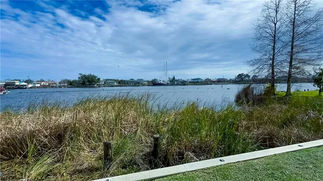 $699,000 | 4886 Jenic Lane, Barataria, LA 70036