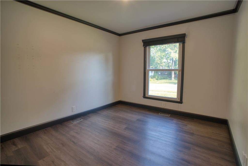 2010 Southwest 33rd Street Topeka, KS 66611 - Photo 16 of 31