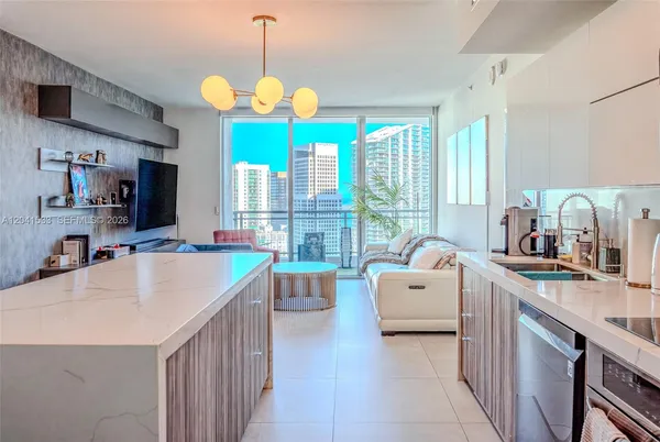 $4,999 | 90 Southwest 3rd Street, Unit 3703, Miami, FL 33130