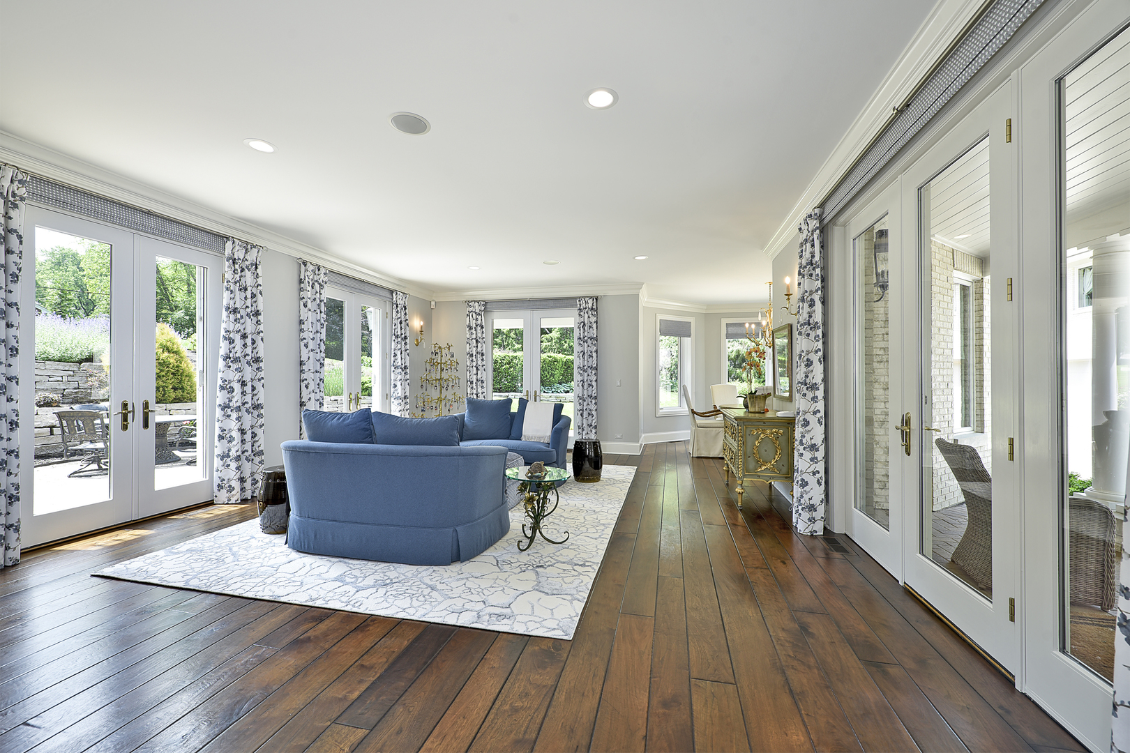 1877 Banbury Road Inverness, IL 60067 - Photo 19 of 59 a living room with furniture and wooden floors
