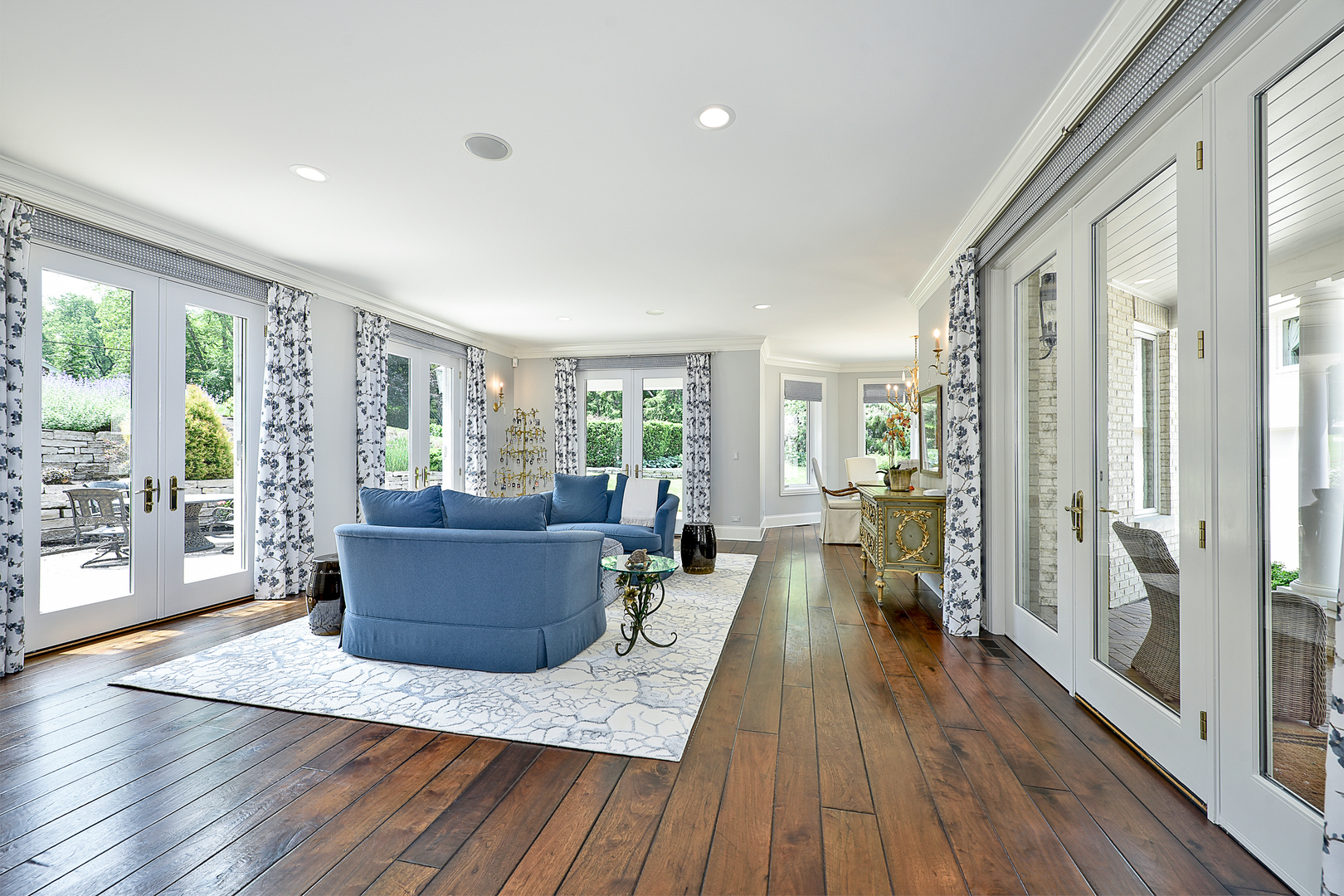 1877 Banbury Road Inverness, IL 60067 - Photo 19 of 59 a living room with furniture and wooden floors