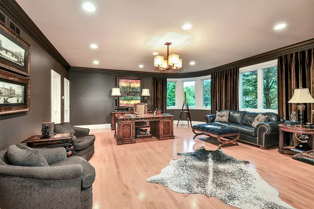 a view of an outdoor sitting area with furniture