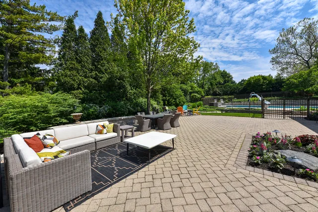 $2,495,000 | 1877 Banbury Road, Inverness, IL 60067