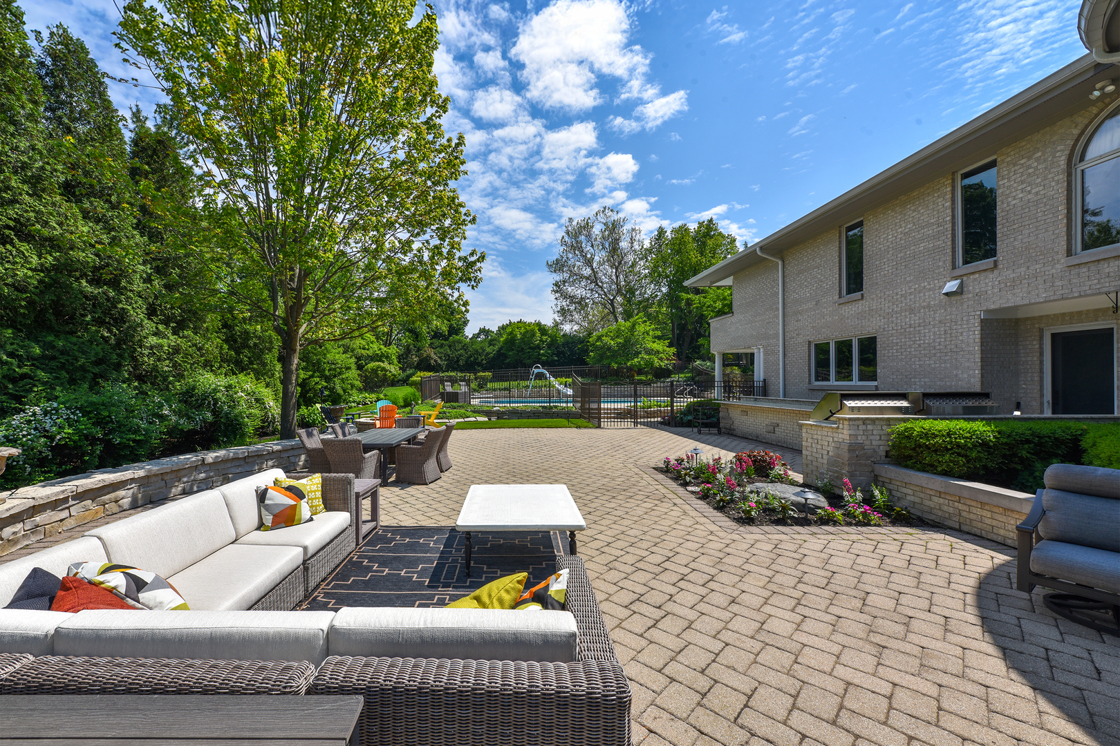 1877 Banbury Road Inverness, IL 60067 - Photo 48 of 59 a outdoor living space with furniture and garden view