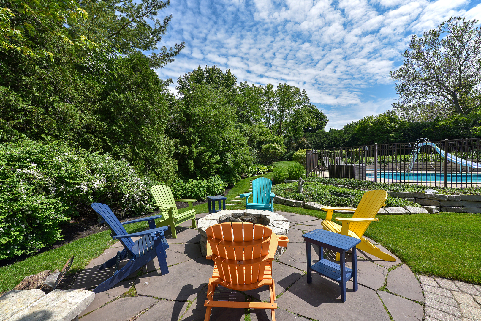 1877 Banbury Road Inverness, IL 60067 - Photo 50 of 59 a view of a chairs with a backyard
