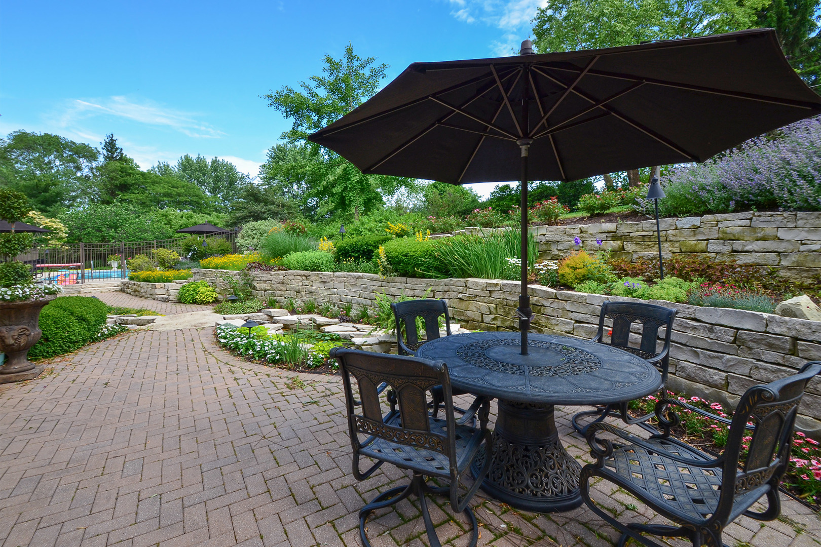 1877 Banbury Road Inverness, IL 60067 - Photo 53 of 59 a view of an outdoor sitting area with furniture