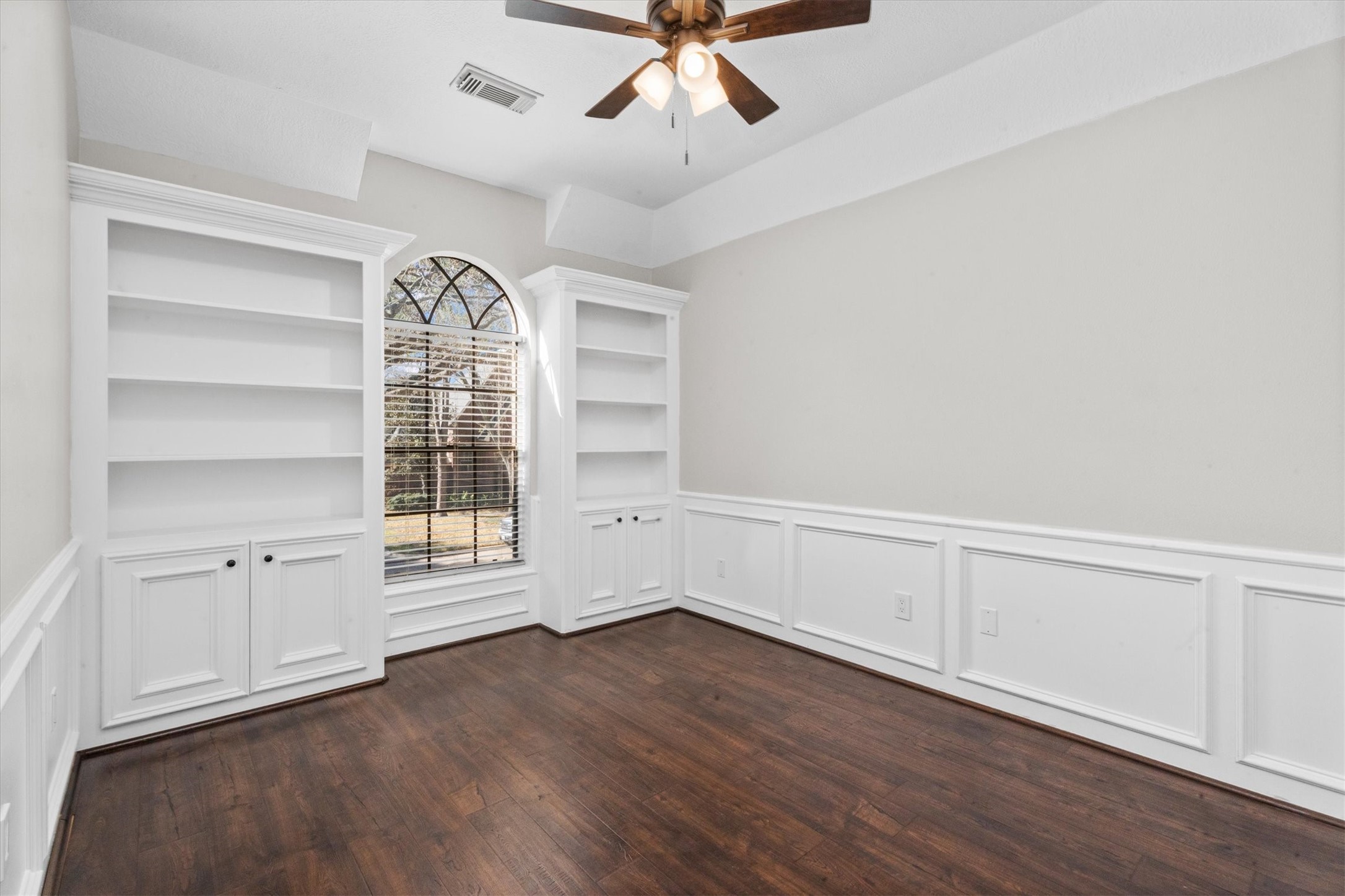 10402 Hondo Hill Road Houston, TX 77064 - Photo 29 of 40 a view of an empty room with a window