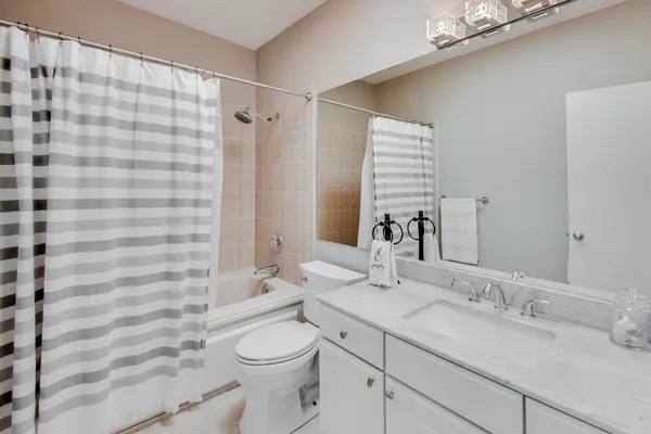 $750,000 | 2502 North Bosworth Avenue, Chicago, IL 60614