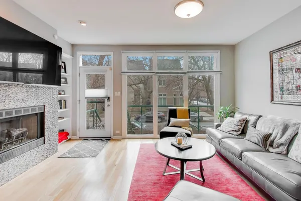 $750,000 | 2502 North Bosworth Avenue, Chicago, IL 60614