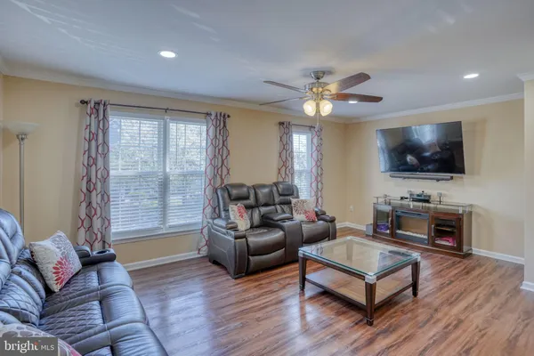 $354,000 | 360 North Barrington Court, Newark, DE 19702