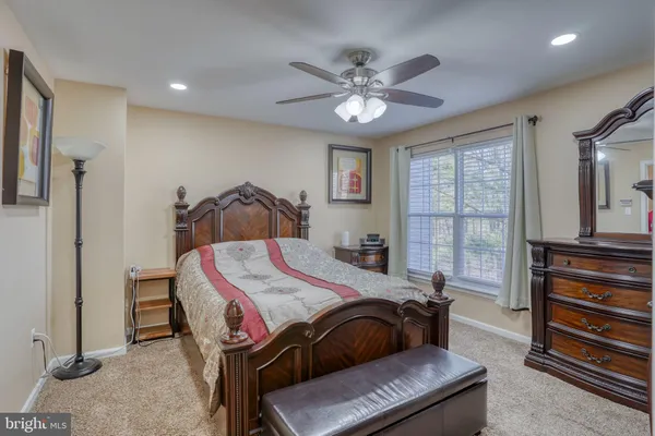 $354,000 | 360 North Barrington Court, Newark, DE 19702