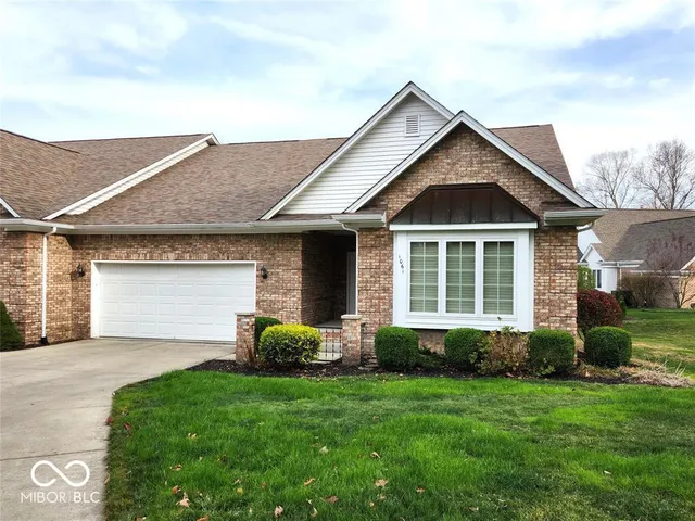 $2,800 | 1061 Fontview Drive, Columbus, IN 47201