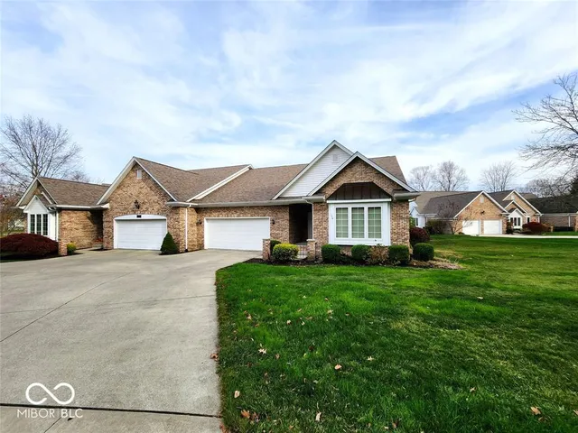 $2,800 | 1061 Fontview Drive, Columbus, IN 47201