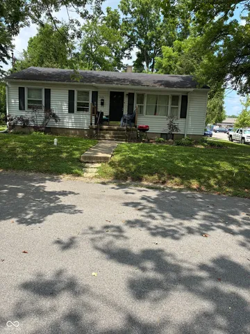 $1,800 | 210 West Sycamore Street, Zionsville, IN 46077