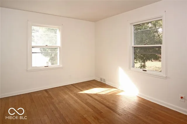 $1,800 | 210 West Sycamore Street, Zionsville, IN 46077