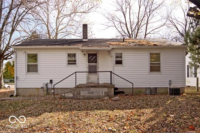 $1,800 | 210 West Sycamore Street, Zionsville, IN 46077