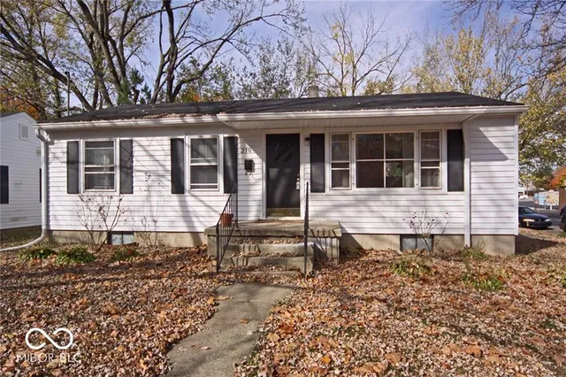 $1,800 | 210 West Sycamore Street, Zionsville, IN 46077