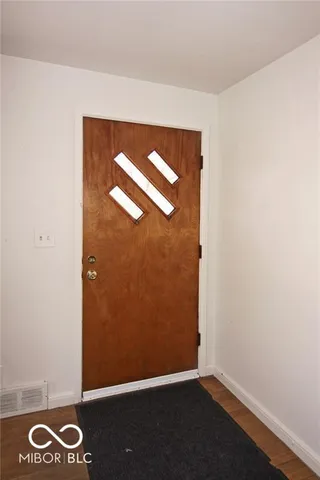 $1,800 | 210 West Sycamore Street, Zionsville, IN 46077