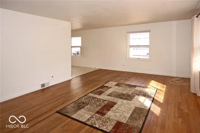 $1,800 | 210 West Sycamore Street, Zionsville, IN 46077