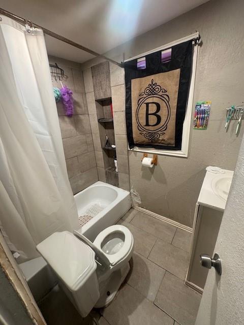 1934 Calypso Street Dallas, TX 75212 - Photo 9 of 11 a bathroom with a toilet and a shower