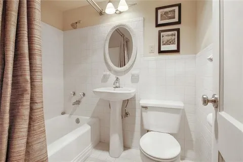 $189,000 | 1205 St Charles Avenue, Unit 1215, New Orleans, LA 70130