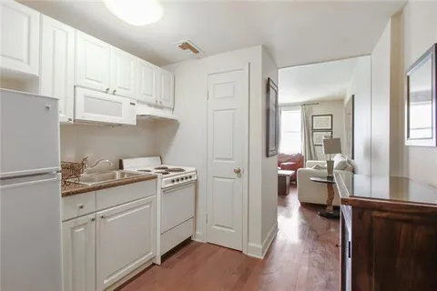 $189,000 | 1205 St Charles Avenue, Unit 1215, New Orleans, LA 70130