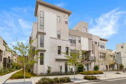 $6,300 | 3020 Boyter Place, Unit 105, Santa Clara, CA 95051