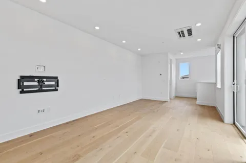 $6,300 | 3020 Boyter Place, Unit 105, Santa Clara, CA 95051