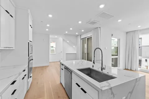 $6,300 | 3020 Boyter Place, Unit 105, Santa Clara, CA 95051